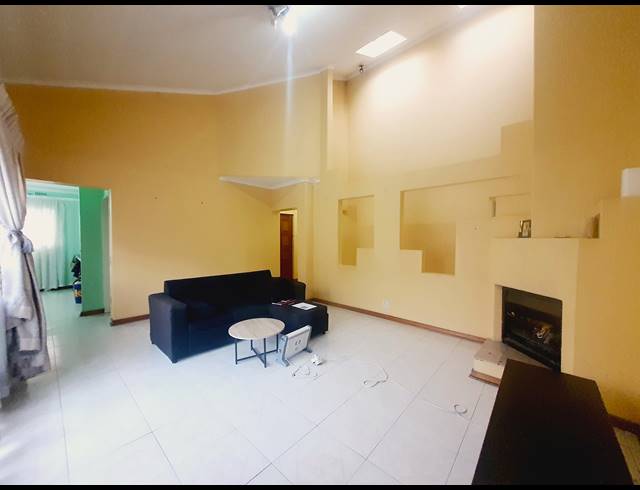 3 BEDROOM HOUSE RENTED IN DIEPKLOOF